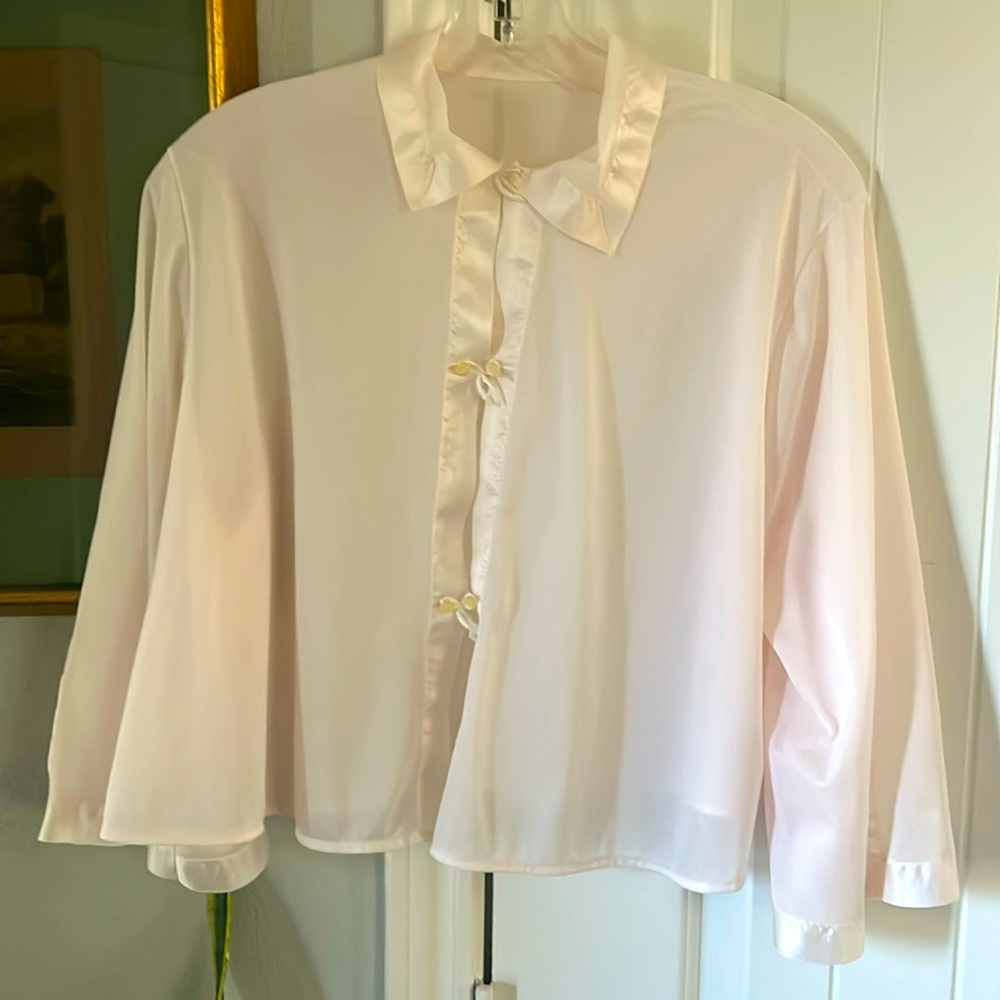 Bed jacket/Elegant Cream Women's Sleepwear Top